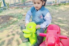 Fun-Filled-Picnic-at-School-Park-10