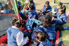 Fun-Filled-Picnic-at-School-Park-7
