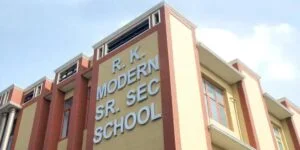 Senior-Secondary-School-in-Noida-1-jpg-(1)