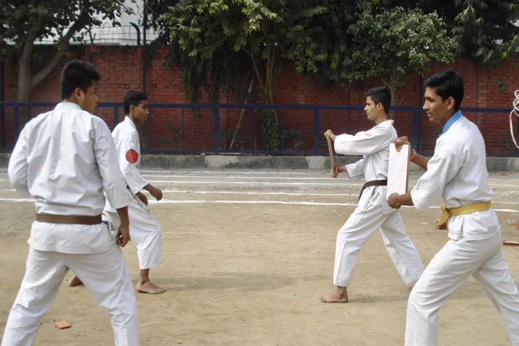 BOYS-KARATE-PRACTICE
